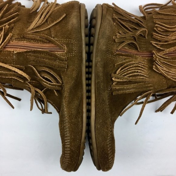 MINNETONKA • 5-layer Fringe Boot | Size 7 - Picture 8 of 8